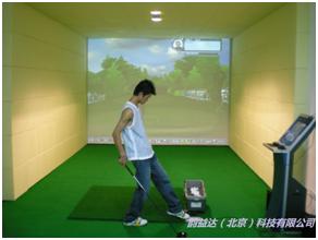 室内高尔夫设备在练习掌握正确的左腕动作 然后开始体验神奇的挤压