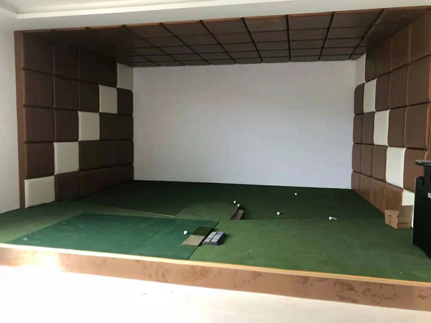 yunyida品牌室内模拟高尔夫全方位构建高尔夫体育用品产业生态圈激活体育文旅