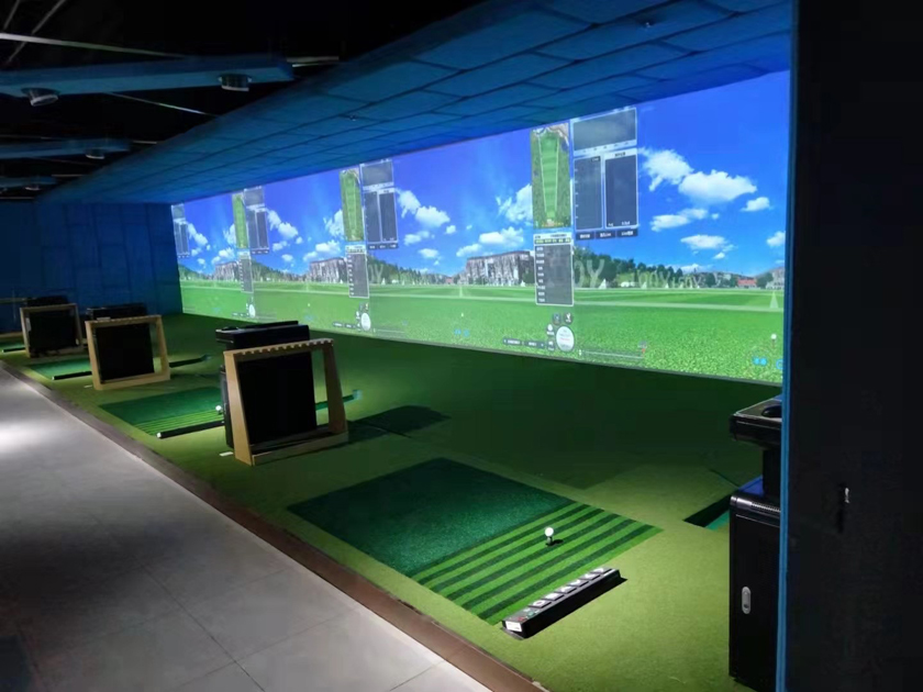 室内高尔夫模拟器设备技术选择 模拟高尔夫系统优势很多配置丰富数据更准确