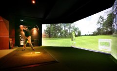 室内模拟高尔夫系统真实训练准确高尔夫球的飞翔数据进行收集剖析